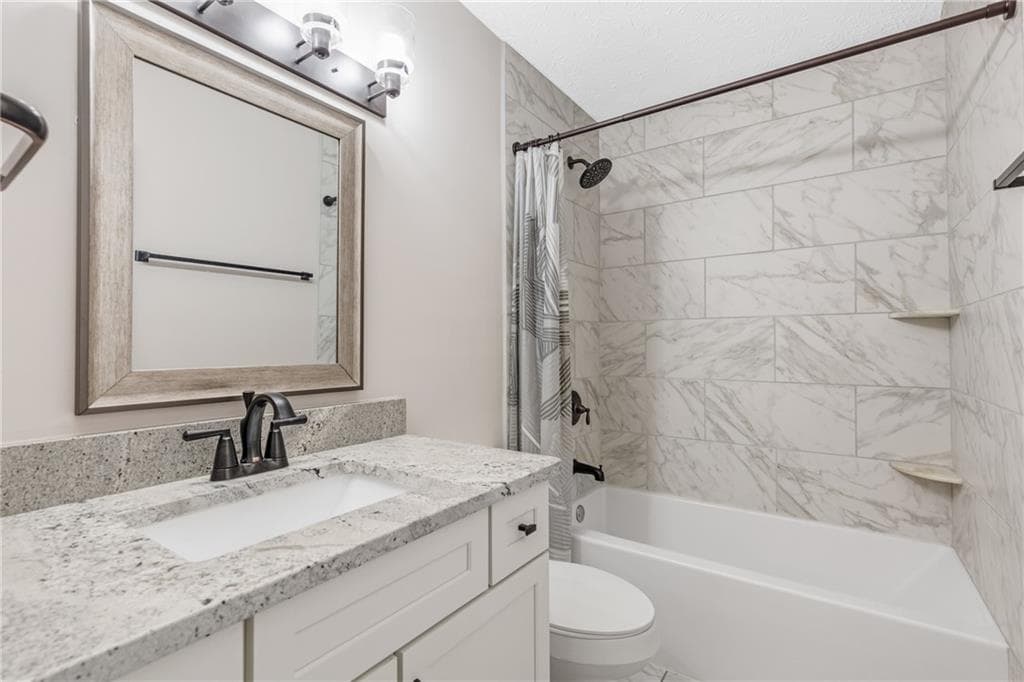 3 bedroom, 3 bathroom, 1,584 sq ft townhouse for sale at 725 Anderson Walk, Marietta, GA 30062 — photo 5