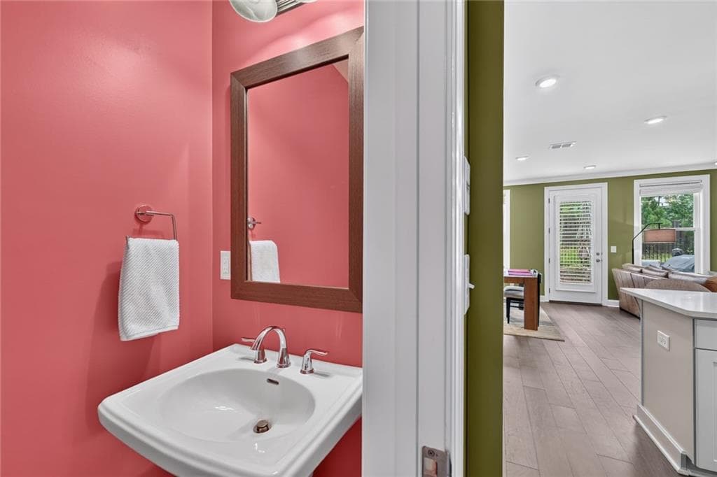 3 bedroom, 3 bathroom, 1,852 sq ft townhouse for sale at 1409 Casteel Lake Lane, Buford, GA 30518 — photo 9