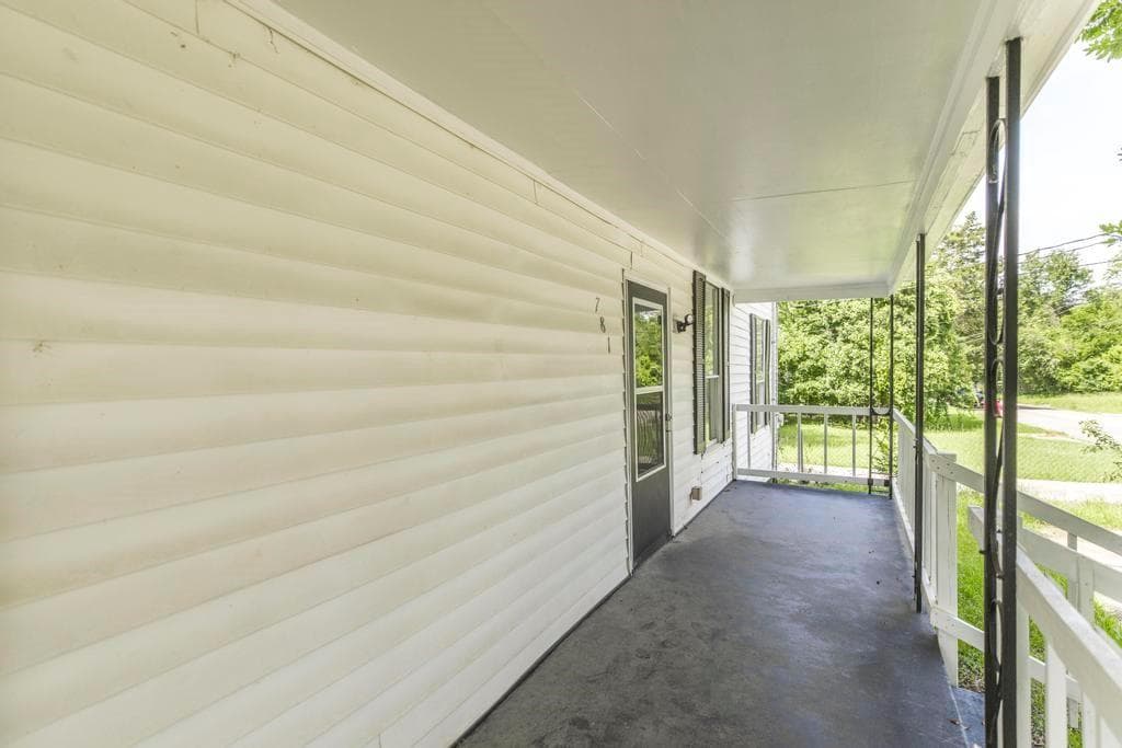 4 bedroom, 2 bathroom, 1,402 sq ft single family residence for sale at 781 Applewood Street, Macon, GA 31217 — photo 3