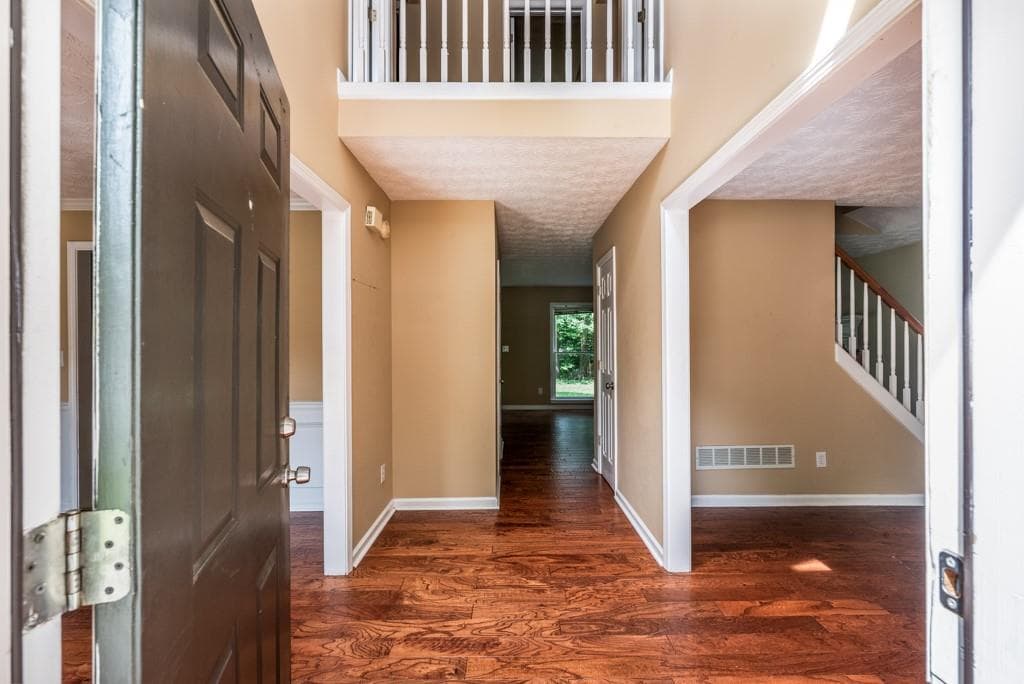 4 bedroom, 3 bathroom, 1,968 sq ft single family residence for sale at 4031 Dream Catcher Drive, Woodstock, GA 30189 — photo 3