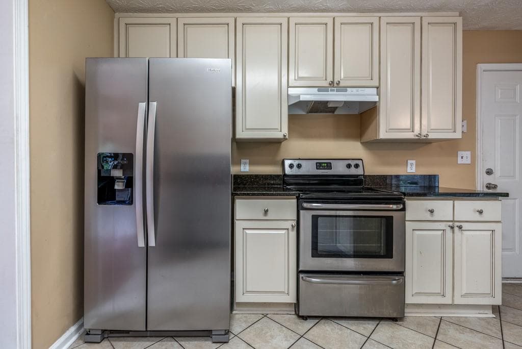 4 bedroom, 3 bathroom, 1,968 sq ft single family residence for sale at 4031 Dream Catcher Drive, Woodstock, GA 30189 — photo 10