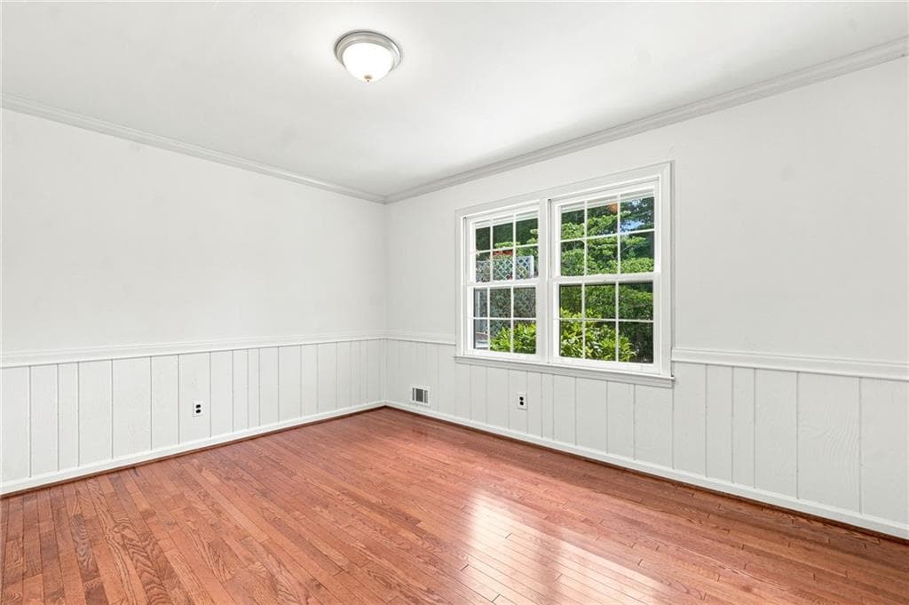 4 bedroom, 3 bathroom, 2,668 sq ft single family residence under contract at 11555 Northgate Way, Roswell, GA 30075 — photo 10