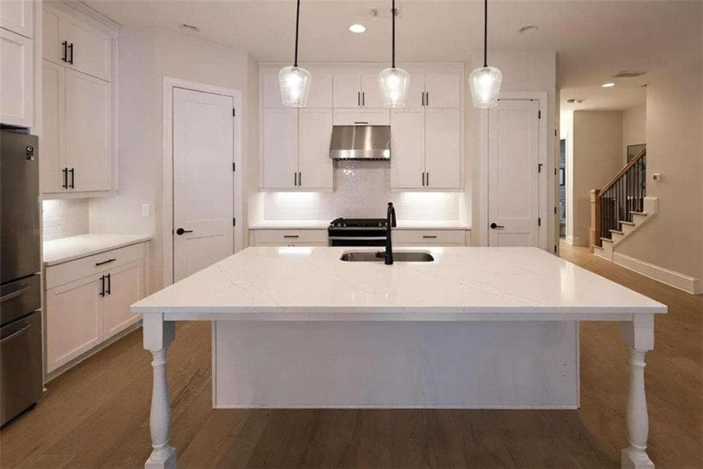5 bedroom, 4 bathroom, 3,189 sq ft single family residence for rent at 1860 NW Commons Place, Atlanta, GA 30318 for $3,700 a month — photo 6
