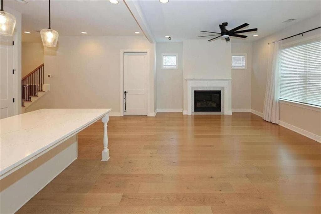 5 bedroom, 4 bathroom, 3,189 sq ft single family residence for rent at 1860 NW Commons Place, Atlanta, GA 30318 for $3,700 a month — photo 7