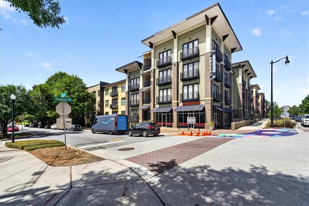 2 bedroom, 2 bathroom, 1,178 sq ft condominium under contract at 5300 Peachtree Road 2604, Atlanta, GA 30341 — photo 7