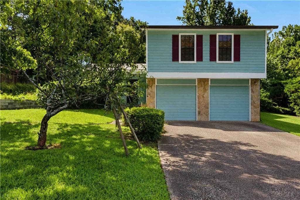 3 bedroom, 3 bathroom, 1,456 sq ft single family residence for sale at 5556 Weatherford Road, Norcross, GA 30093 — photo 3