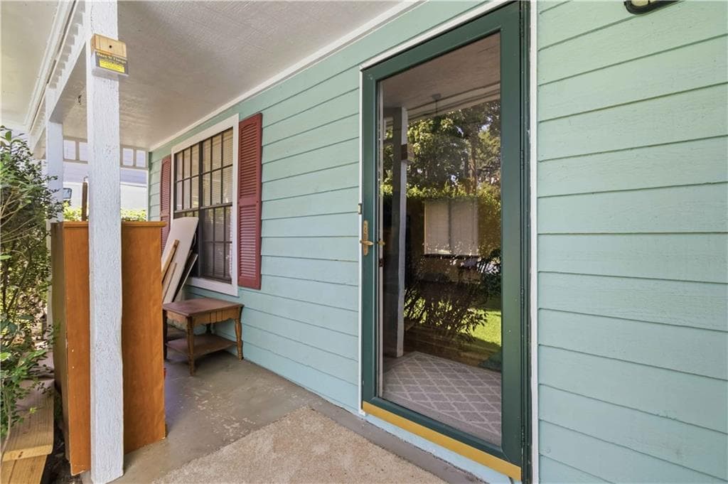 3 bedroom, 3 bathroom, 1,456 sq ft single family residence for sale at 5556 Weatherford Road, Norcross, GA 30093 — photo 5