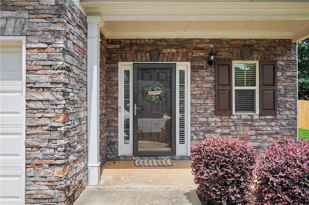 4 bedroom, 5 bathroom, 3,584 sq ft single family residence for sale at 3923 Kingfisher Drive, Atlanta, GA 30349 — photo 5