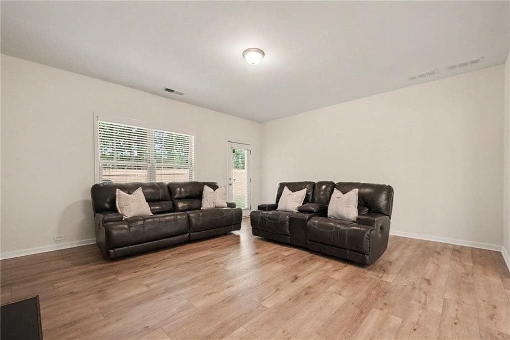 4 bedroom, 5 bathroom, 3,584 sq ft single family residence for sale at 3923 Kingfisher Drive, Atlanta, GA 30349 — photo 8