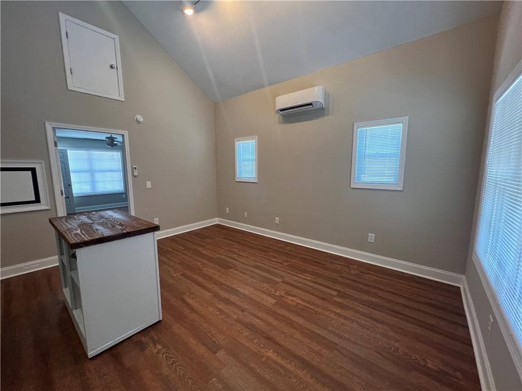 1 bedroom, 1 bathroom single family residence for rent at 19 Myrtle Drive, Gainesville, GA 30501 for $1,425 a month — photo 3