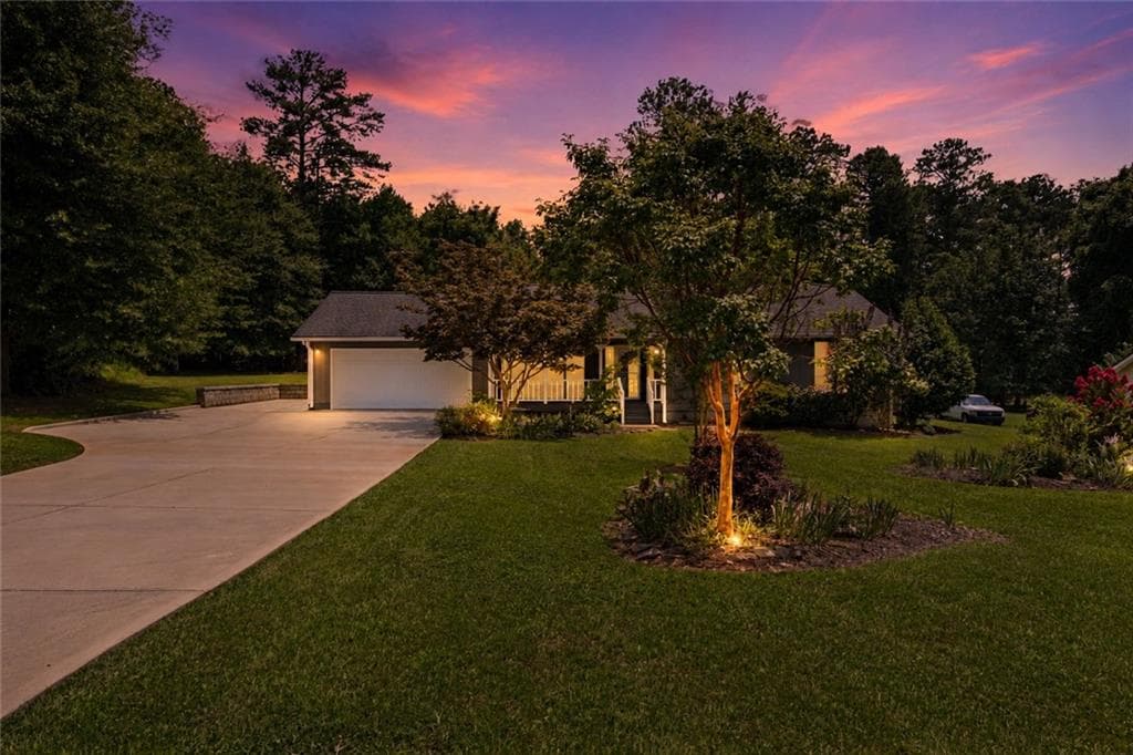 3 bedroom, 2 bathroom, 1,288 sq ft single family residence under contract at 5671 Raintree Trace, Oakwood, GA 30566