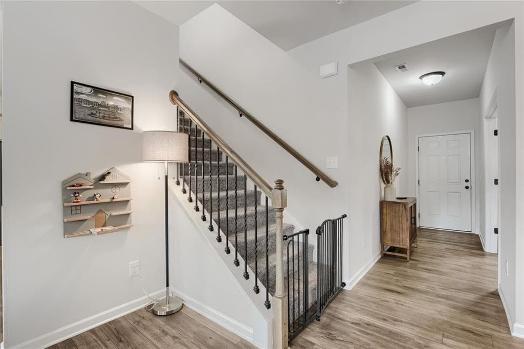 4 bedroom, 3 bathroom, 2,668 sq ft single family residence for sale at 407 Larry Lane, Adairsville, GA 30103 — photo 4