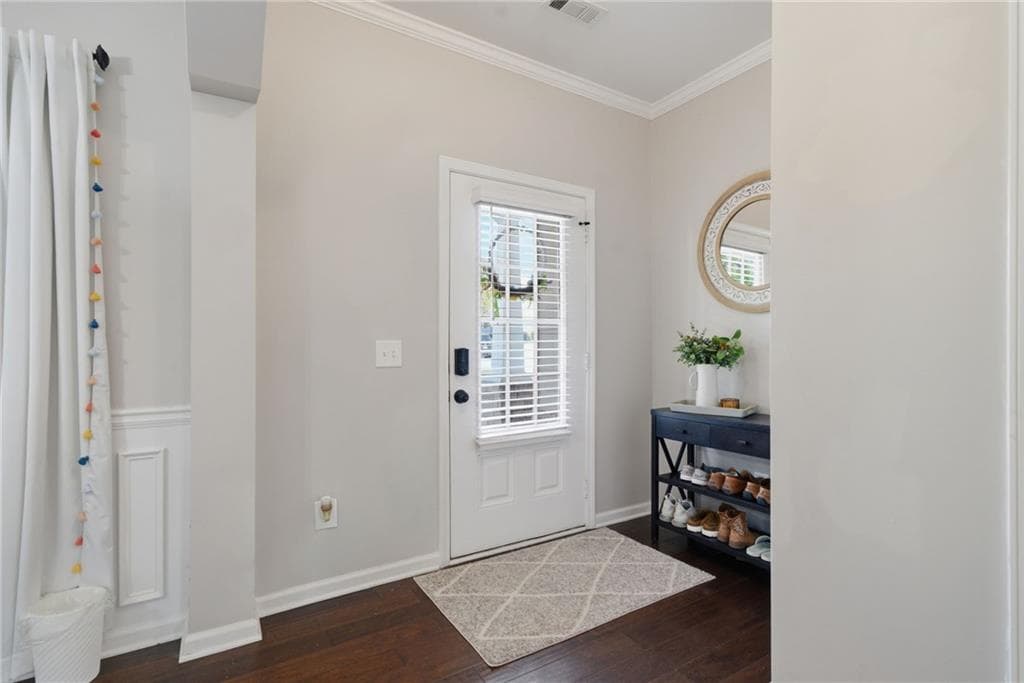 4 bedroom, 3 bathroom, 2,220 sq ft single family residence for sale at 330 White Birch Lane, Jefferson, GA 30549 — photo 5