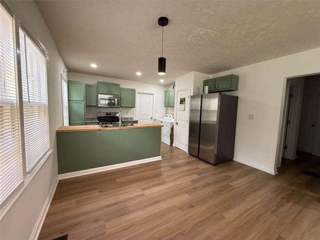 4 bedroom, 2 bathroom, 1,600 sq ft single family residence for sale at 1551 N Columbia Place, Decatur, GA 30032 — photo 5