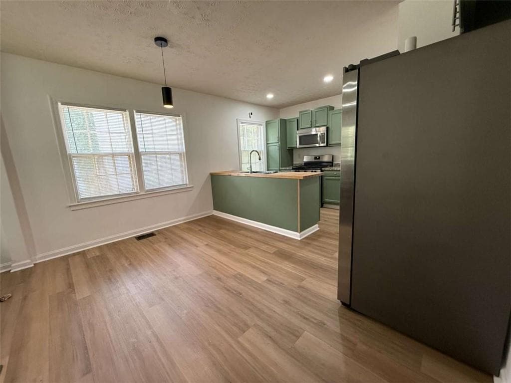 4 bedroom, 2 bathroom, 1,600 sq ft single family residence for sale at 1551 N Columbia Place, Decatur, GA 30032 — photo 6