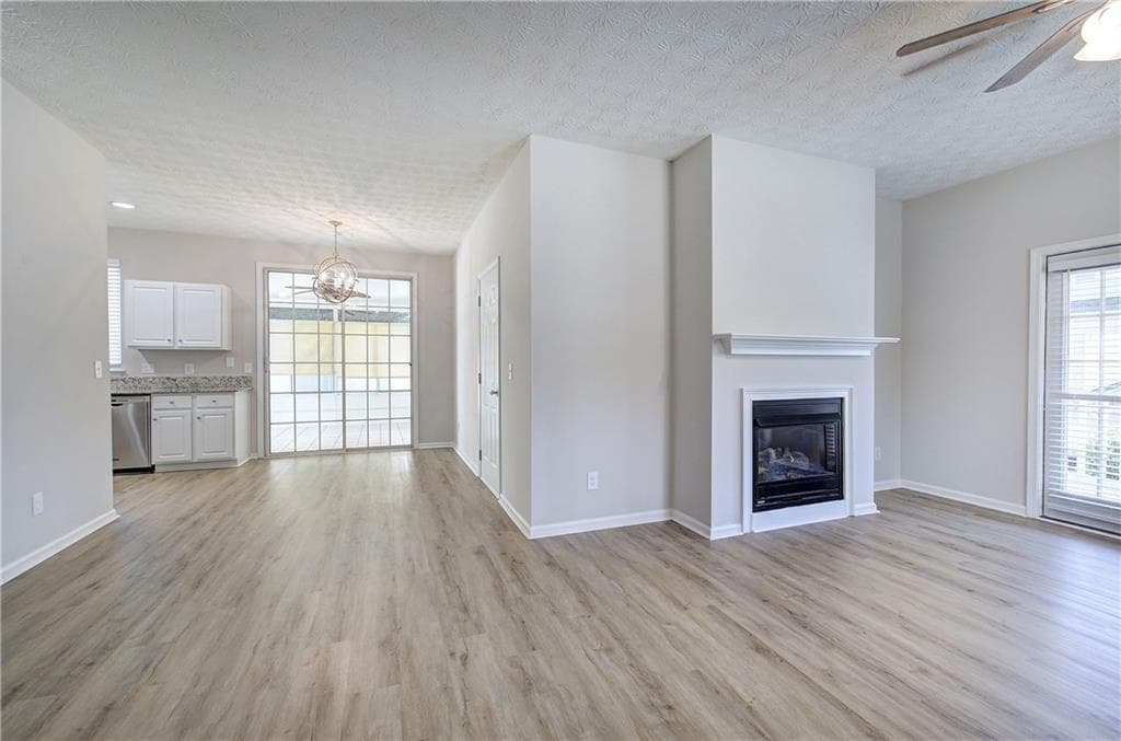 2 bedroom, 2 bathroom, 1,023 sq ft single family residence under contract at 560 Windcroft Circle, Acworth, GA 30101 — photo 7