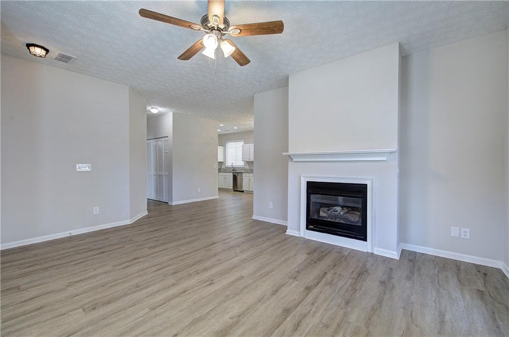 2 bedroom, 2 bathroom, 1,023 sq ft single family residence under contract at 560 Windcroft Circle, Acworth, GA 30101 — photo 10