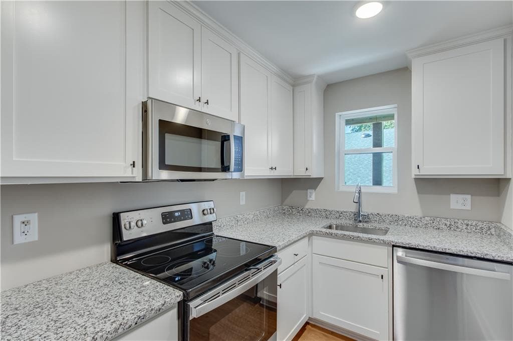 1 bedroom, 1 bathroom apartment for rent at 710 Jesse Jewell Parkways 101 CORNER - Lower Level, Gainesville, GA 30501 for $1,350 a month — photo 8