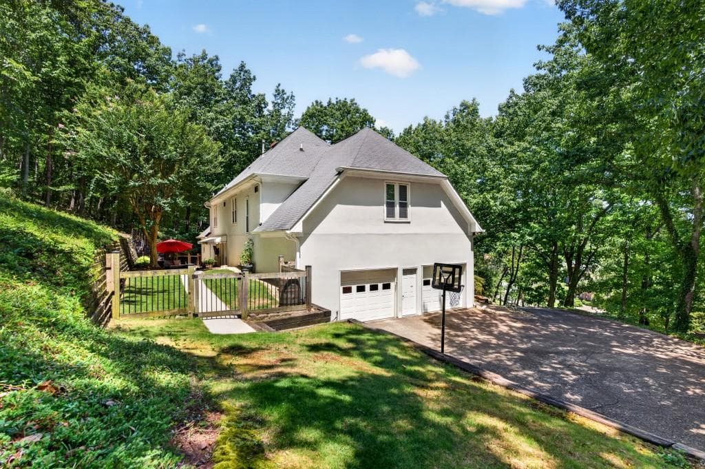 5 bedroom, 5 bathroom, 3,697 sq ft single family residence for sale at 3442 N Slope Court, Marietta, GA 30066 — photo 6