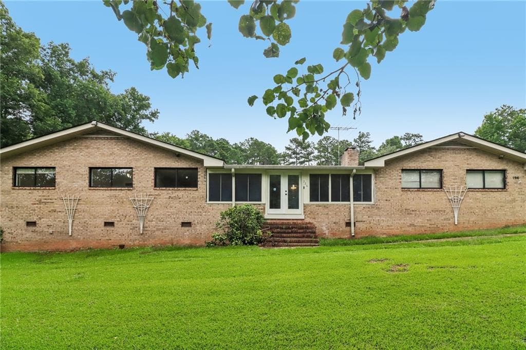 4 bedroom, 2 bathroom, 1,954 sq ft single family residence for sale at 726 N Mcdonough Road, Griffin, GA 30223 — photo 1 of 72