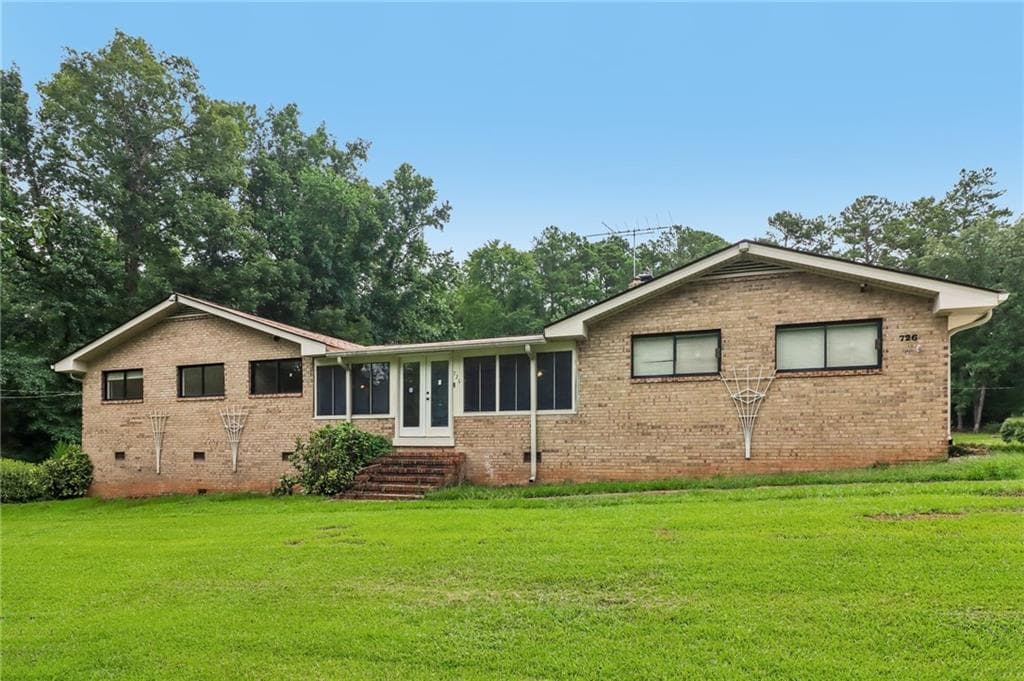 4 bedroom, 2 bathroom, 1,954 sq ft single family residence for sale at 726 N Mcdonough Road, Griffin, GA 30223 — photo 5