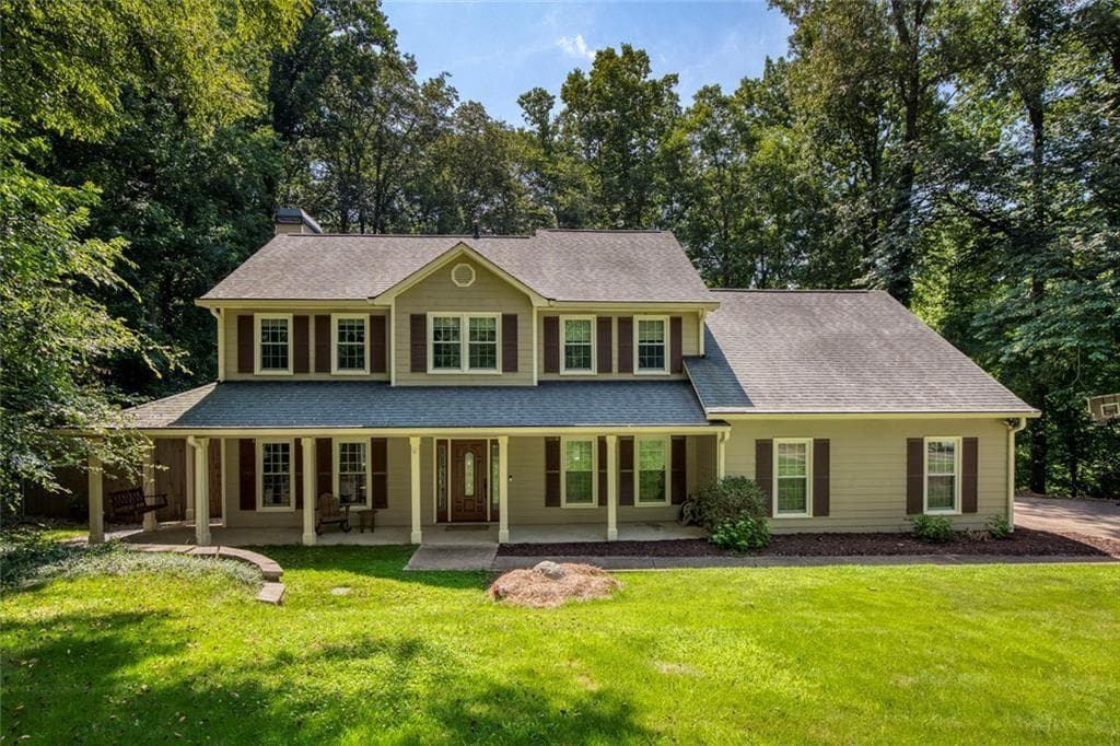 4 bedroom, 3 bathroom, 3,181 sq ft single family residence sold at 2212 Heritage Trace Drive, Marietta, GA 30062