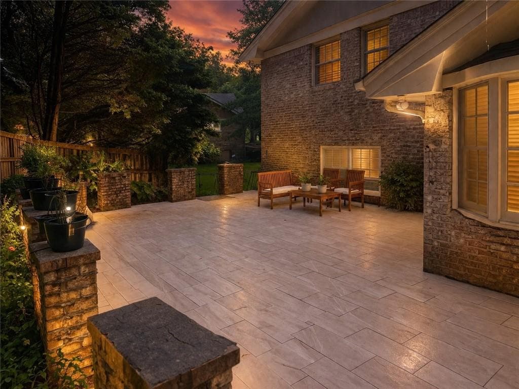 4 bedroom, 2 bathroom, 3,089 sq ft single family residence under contract at 528 Old Tucker Road, Stone Mountain, GA 30087 — photo 2