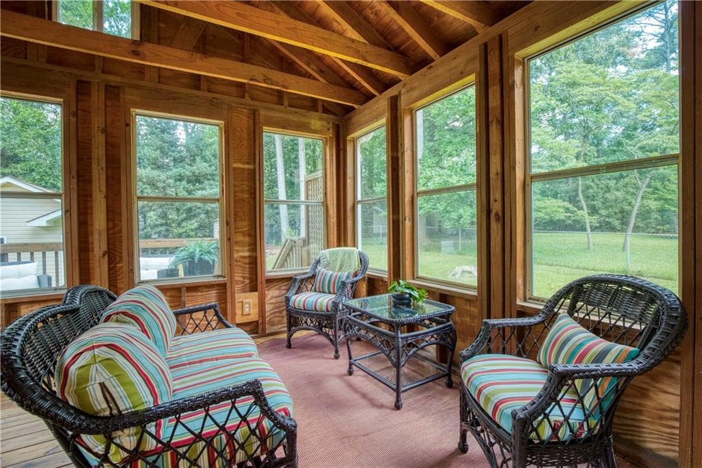 2 bedroom, 1 bathroom, 1,459 sq ft single family residence for sale at 515 Scott Circle, Decatur, GA 30033 — photo 4