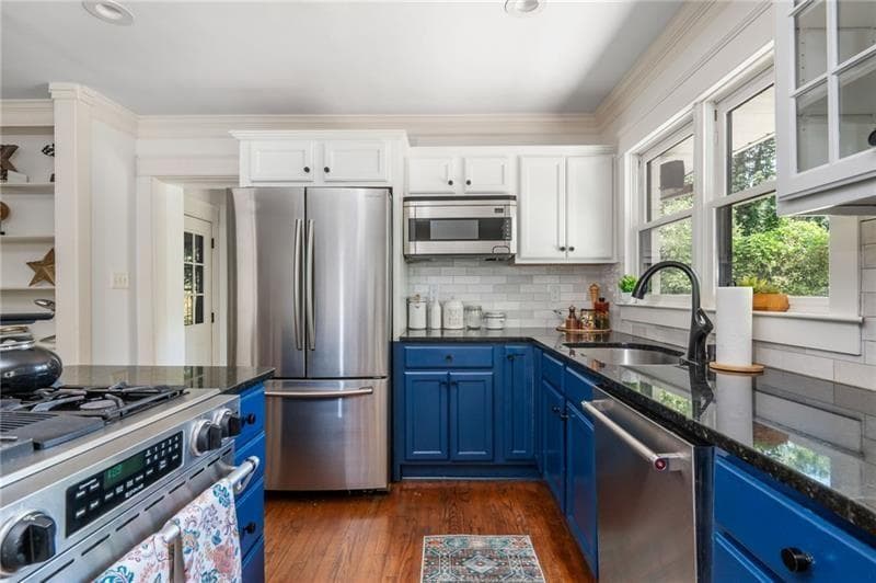 3 bedroom, 2 bathroom, 1,400 sq ft single family residence for sale at 1781 Warren Court, Atlanta, GA 30318 — photo 8