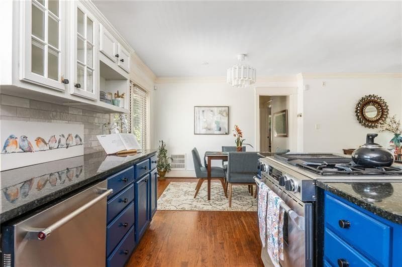 3 bedroom, 2 bathroom, 1,400 sq ft single family residence for sale at 1781 Warren Court, Atlanta, GA 30318 — photo 9