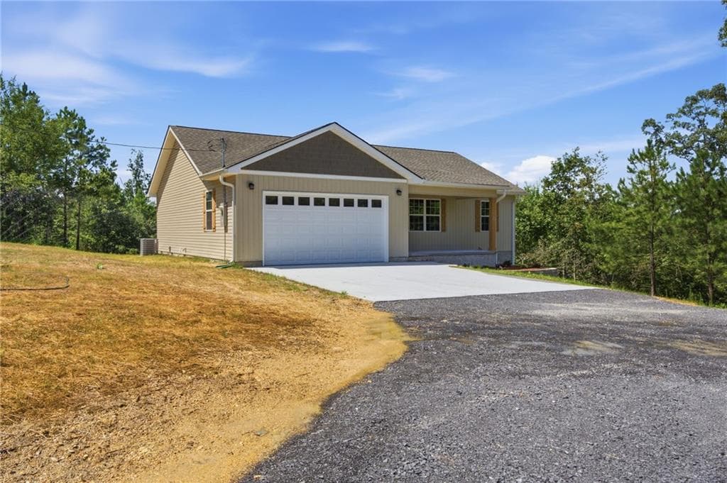 3 bedroom, 2 bathroom, 1,402 sq ft single family residence for sale at 818 Joe Robertson Road, Rocky Face, GA 30740 — photo 3