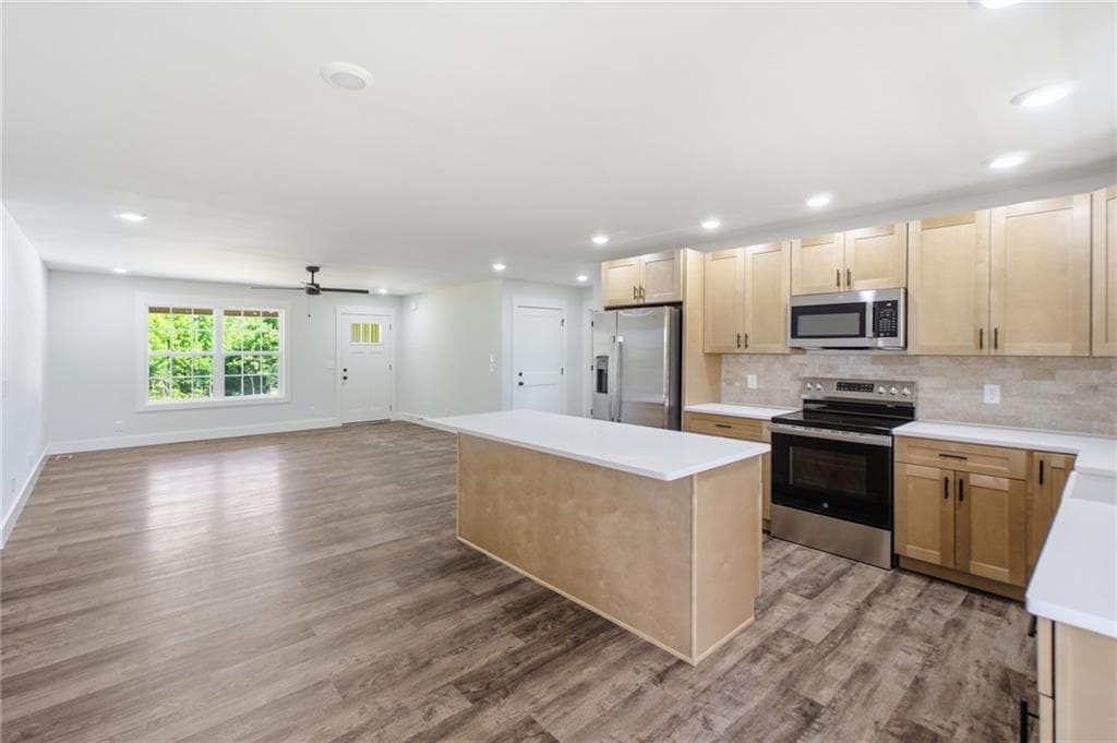 3 bedroom, 2 bathroom, 1,402 sq ft single family residence for sale at 818 Joe Robertson Road, Rocky Face, GA 30740 — photo 6
