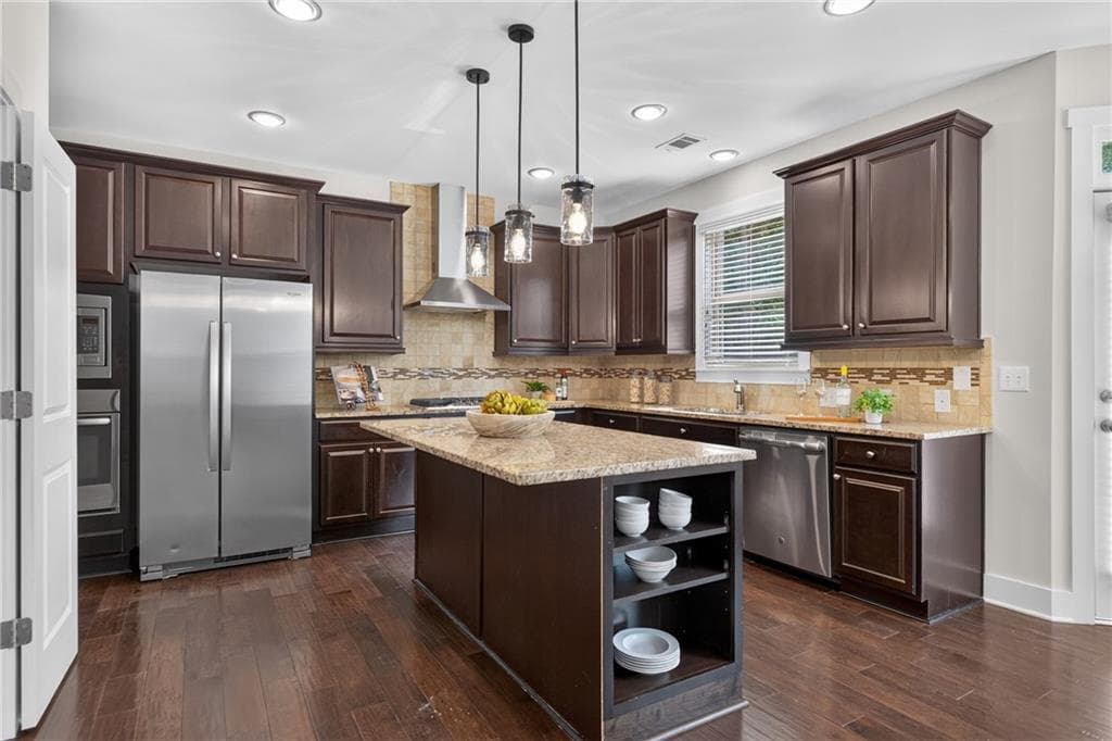 5 bedroom, 4 bathroom, 3,151 sq ft single family residence for sale at 3950 Estates Path, Cumming, GA 30040 — photo 7