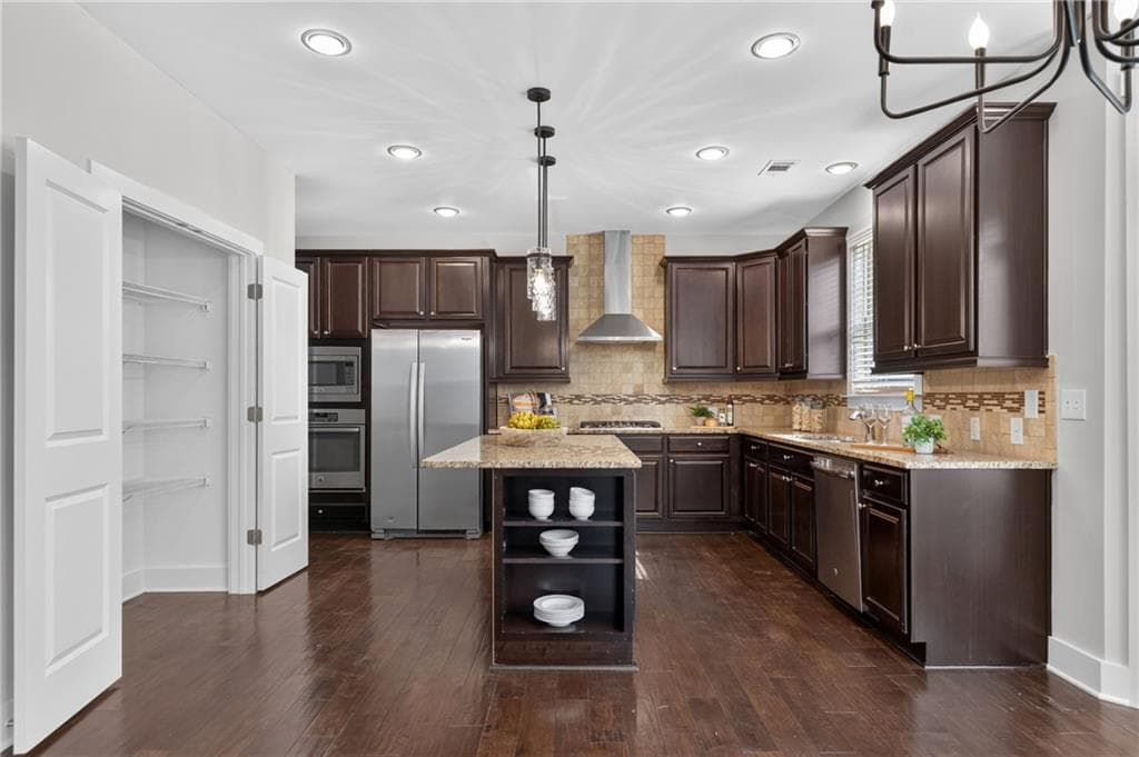5 bedroom, 4 bathroom, 3,151 sq ft single family residence for sale at 3950 Estates Path, Cumming, GA 30040 — photo 8