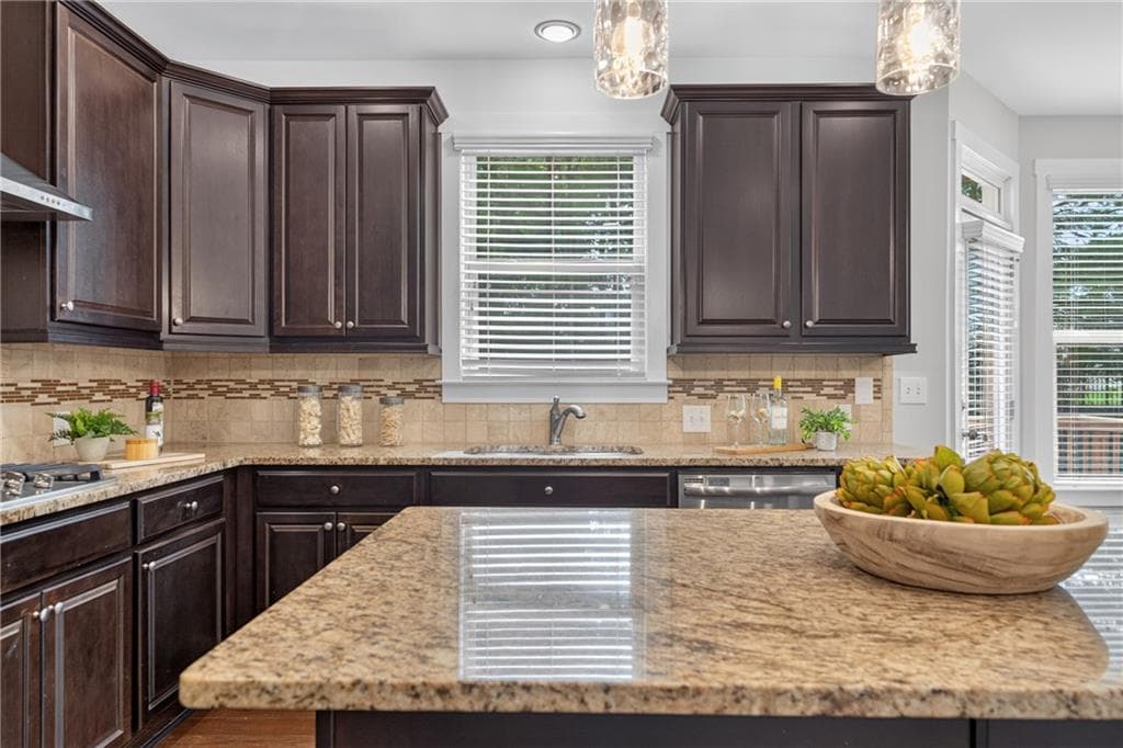 5 bedroom, 4 bathroom, 3,151 sq ft single family residence for sale at 3950 Estates Path, Cumming, GA 30040 — photo 6