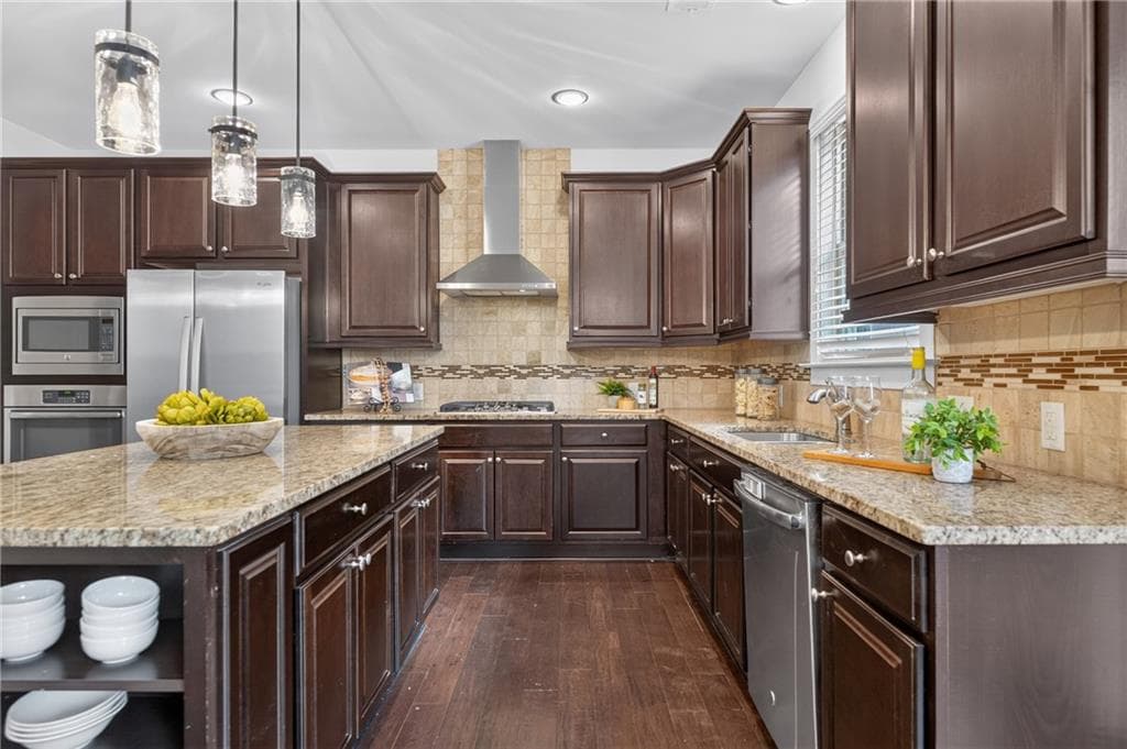 5 bedroom, 4 bathroom, 3,151 sq ft single family residence for sale at 3950 Estates Path, Cumming, GA 30040 — photo 5