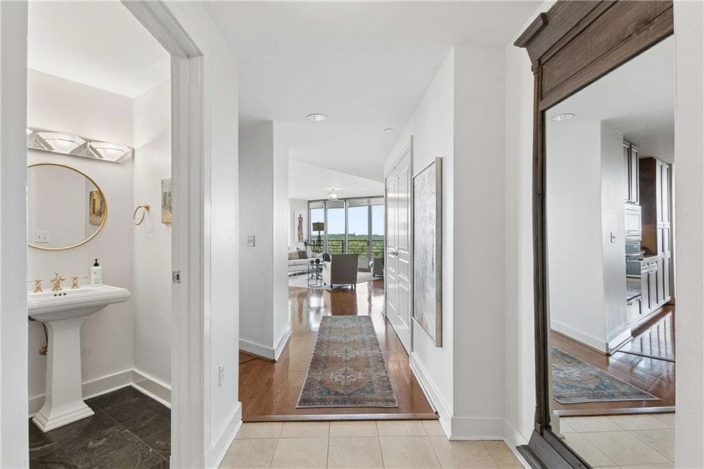 2 bedroom, 2 bathroom, 1,940 sq ft condominium for rent at 700 Park Regency Place 1607, Atlanta, GA 30326 for $4,500 a month — photo 2