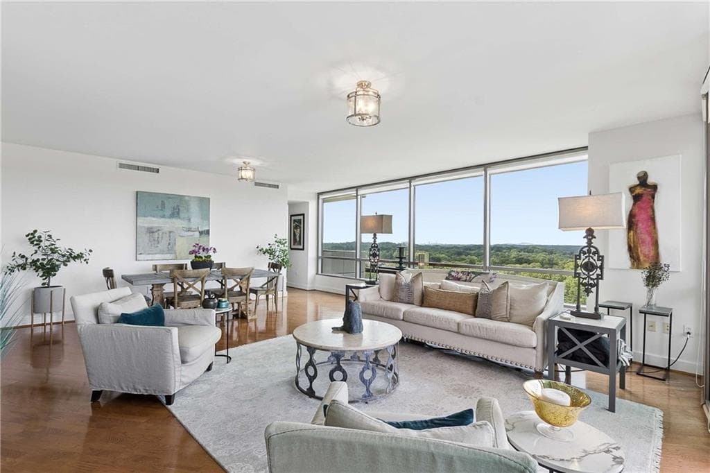 2 bedroom, 2 bathroom, 1,940 sq ft condominium for rent at 700 Park Regency Place 1607, Atlanta, GA 30326 for $4,500 a month — photo 6