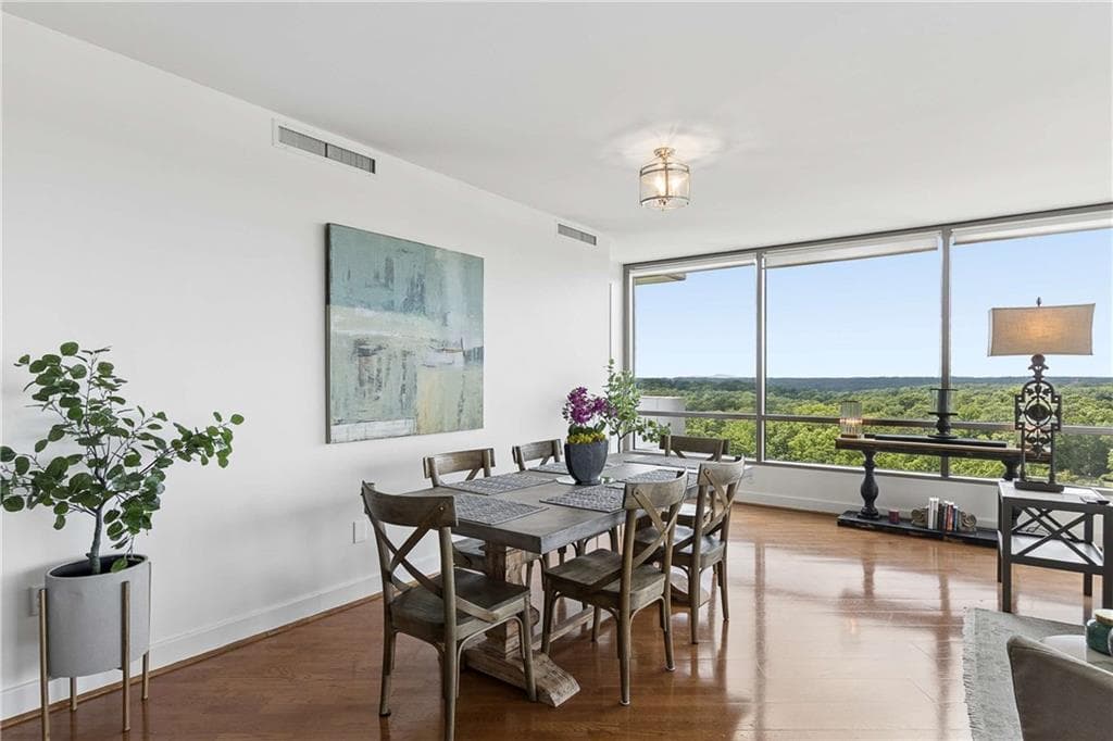 2 bedroom, 2 bathroom, 1,940 sq ft condominium for rent at 700 Park Regency Place 1607, Atlanta, GA 30326 for $4,500 a month — photo 8