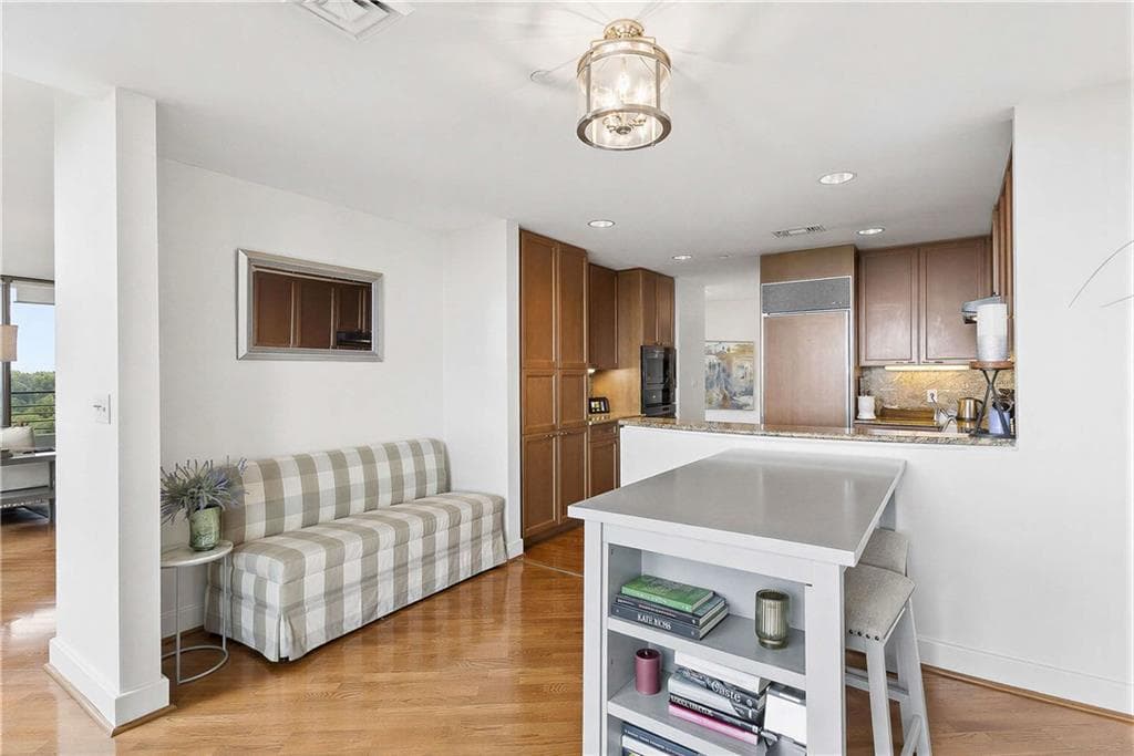 2 bedroom, 2 bathroom, 1,940 sq ft condominium for rent at 700 Park Regency Place 1607, Atlanta, GA 30326 for $4,500 a month — photo 9