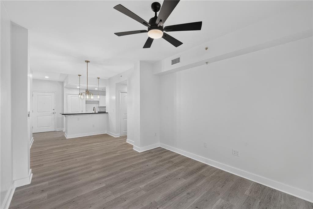 1 bedroom, 1 bathroom, 761 sq ft condominium for sale at 3040 Peachtree Road 313, Atlanta, GA 30305 — photo 6