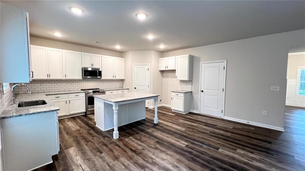 5 bedroom, 3 bathroom, 3,161 sq ft single family residence under contract at 98 Fox Creek Drive, Braselton, GA 30517 — photo 10