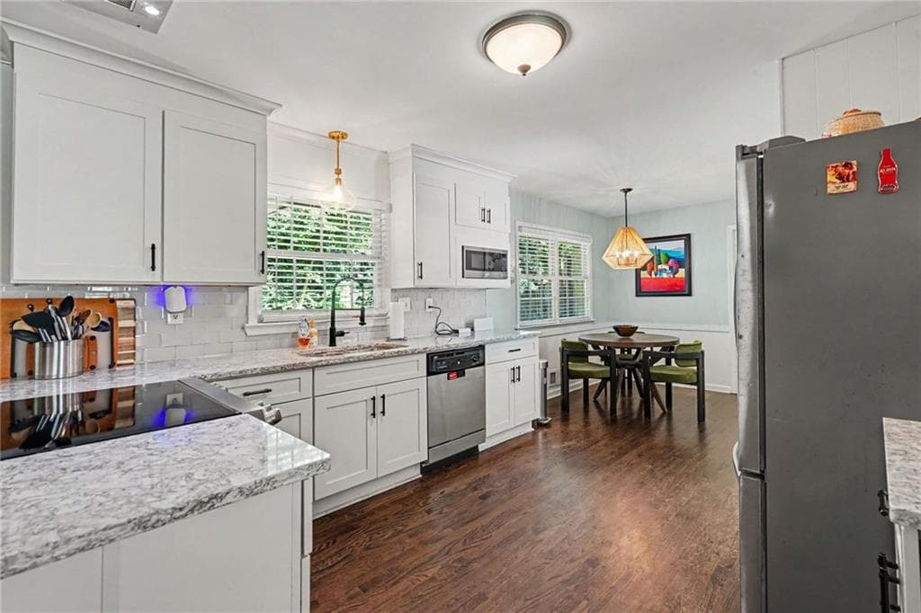 4 bedroom, 2 bathroom, 2,552 sq ft single family residence for sale at 2970 Medinah Court, Atlanta, GA 30341 — photo 8