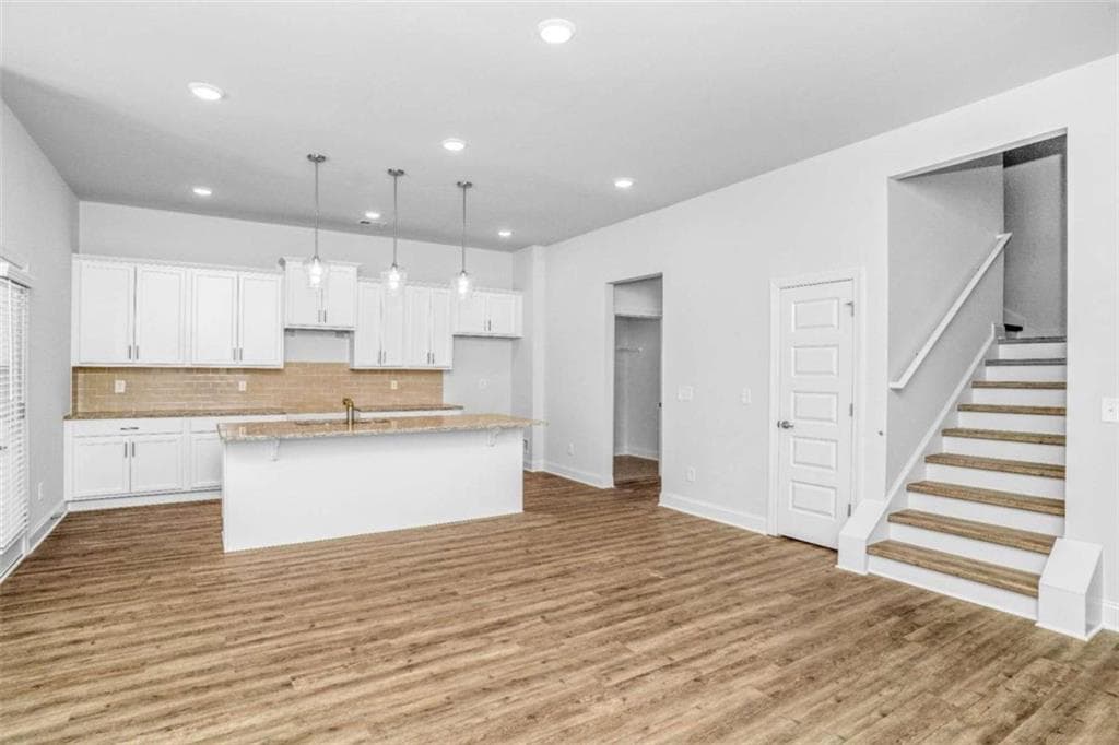 4 bedroom, 4 bathroom, 2,189 sq ft single family residence under contract at 106 Cooper Drive, Mansfield, GA 30055 — photo 4