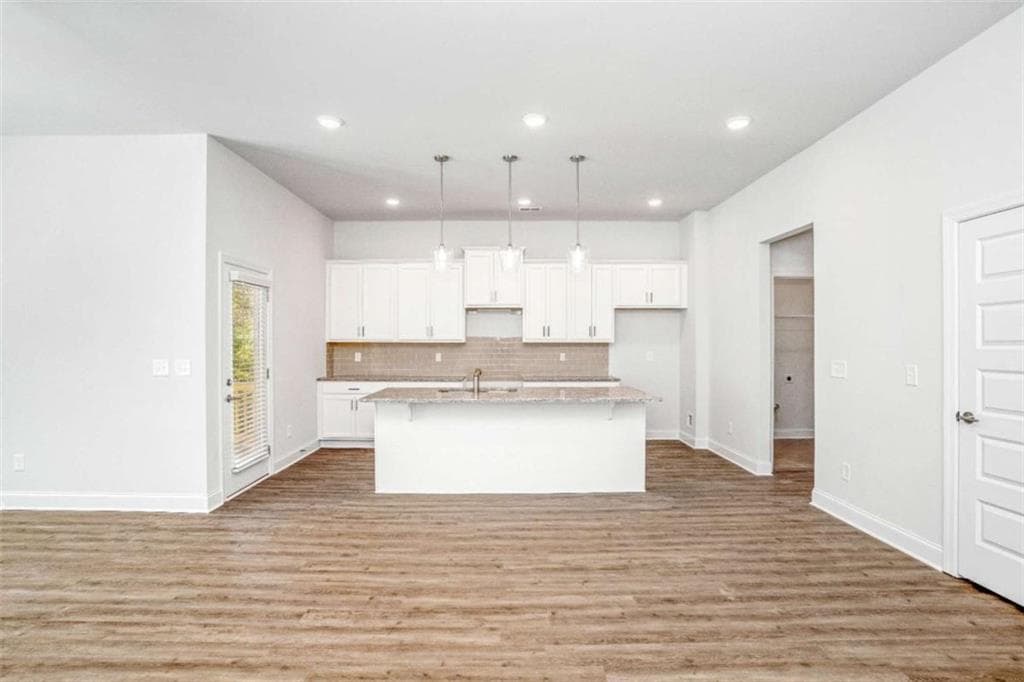 4 bedroom, 4 bathroom, 2,189 sq ft single family residence under contract at 106 Cooper Drive, Mansfield, GA 30055 — photo 5