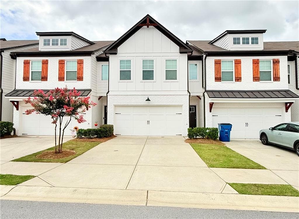 3 bedroom, 3 bathroom, 1,774 sq ft townhouse under contract at 34 Auburn Woods Drive, Auburn, GA 30011 — photo 2