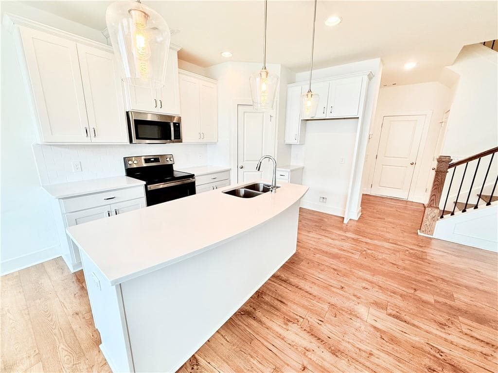3 bedroom, 3 bathroom, 1,774 sq ft townhouse under contract at 34 Auburn Woods Drive, Auburn, GA 30011 — photo 8