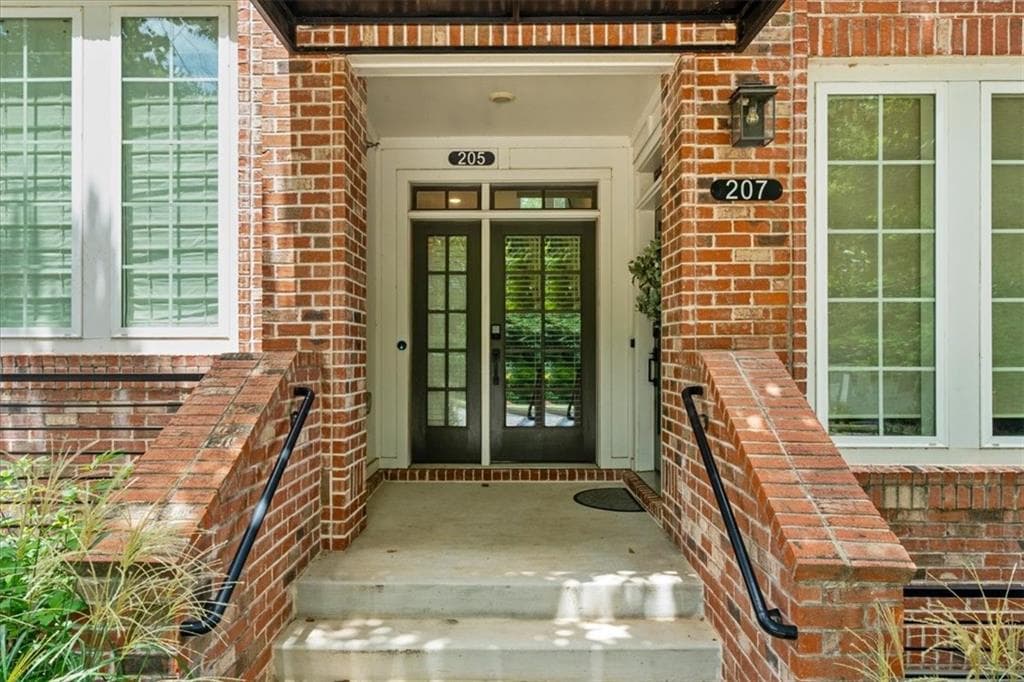 2 bedroom, 1 bathroom, 1,340 sq ft condominium for rent at 205 Devore Road, Alpharetta, GA 30009 for $2,600 a month — photo 2