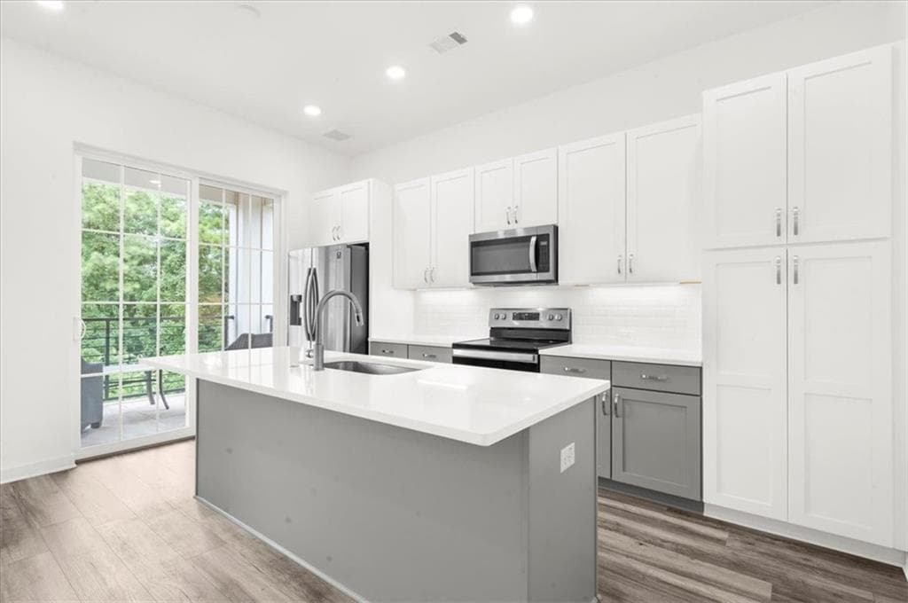 2 bedroom, 1 bathroom, 1,340 sq ft condominium for rent at 205 Devore Road, Alpharetta, GA 30009 for $2,600 a month — photo 4