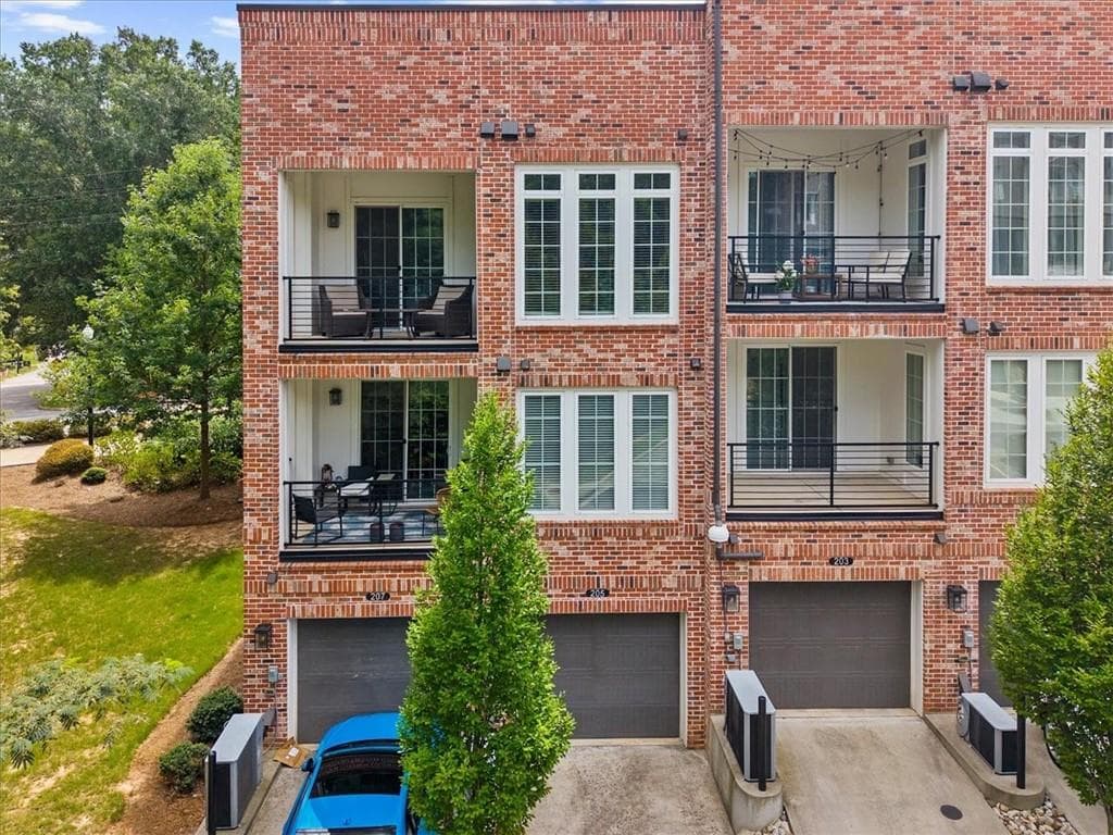 2 bedroom, 1 bathroom, 1,340 sq ft condominium for rent at 205 Devore Road, Alpharetta, GA 30009 for $2,600 a month — photo 6
